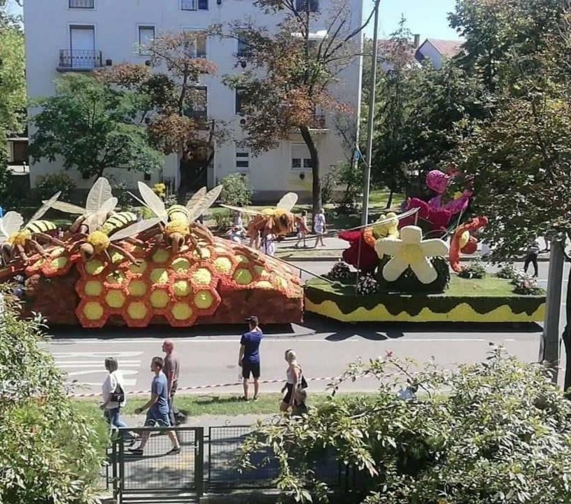 Sugar Apartman Ντέμπρετσεν Εξωτερικό φωτογραφία